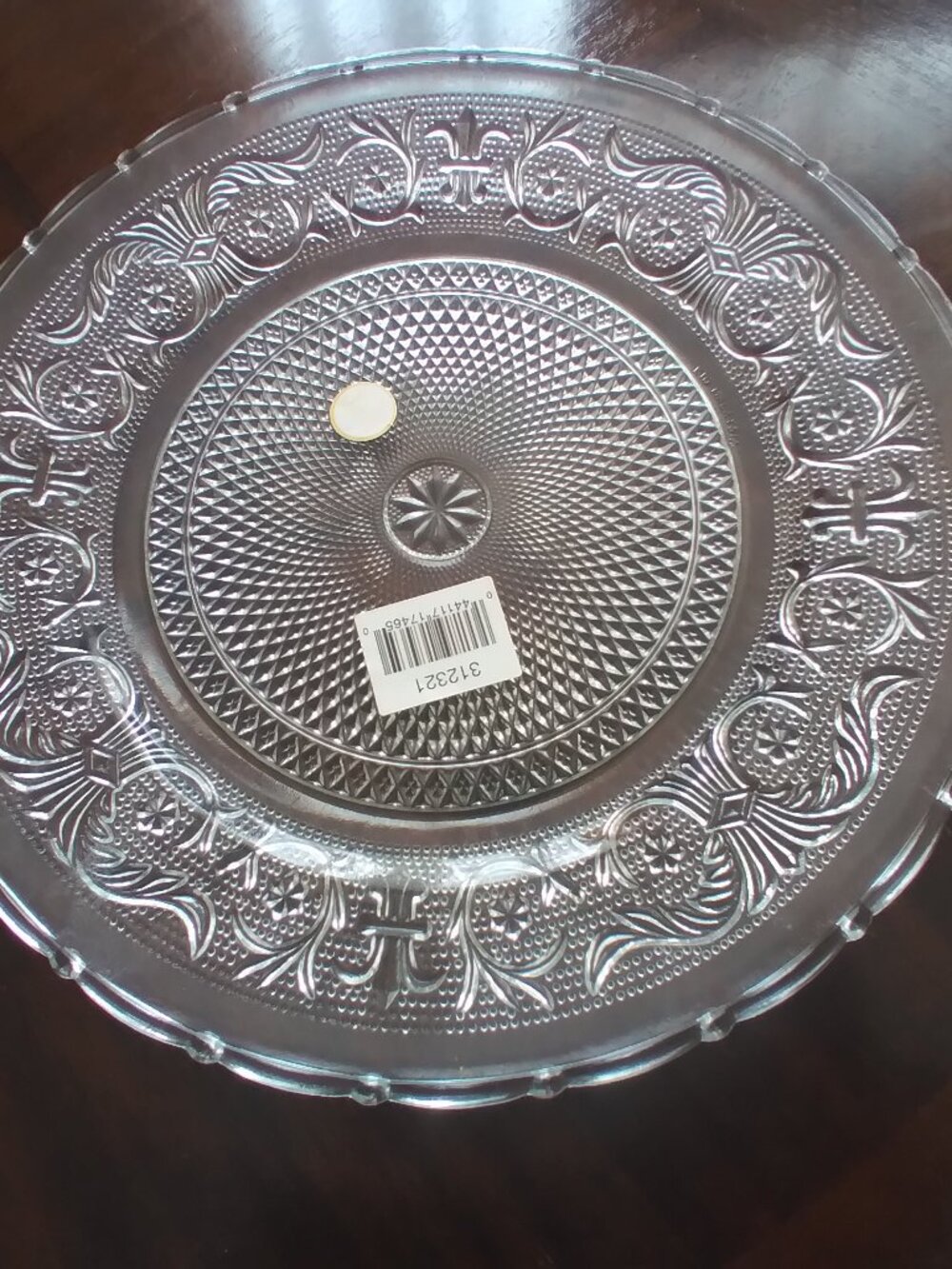Elegant round crystal platter, Made by Crystal Clear Industries